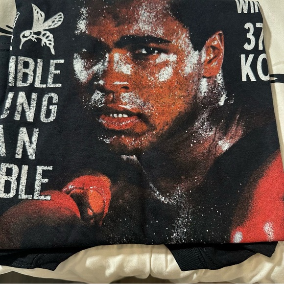 Black Muhammad Ali Graphic T-Shirt Men’s Medium - Picture 4 of 5